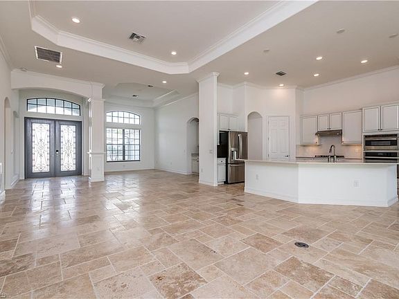 2nd image of 2242 Somerset Pl