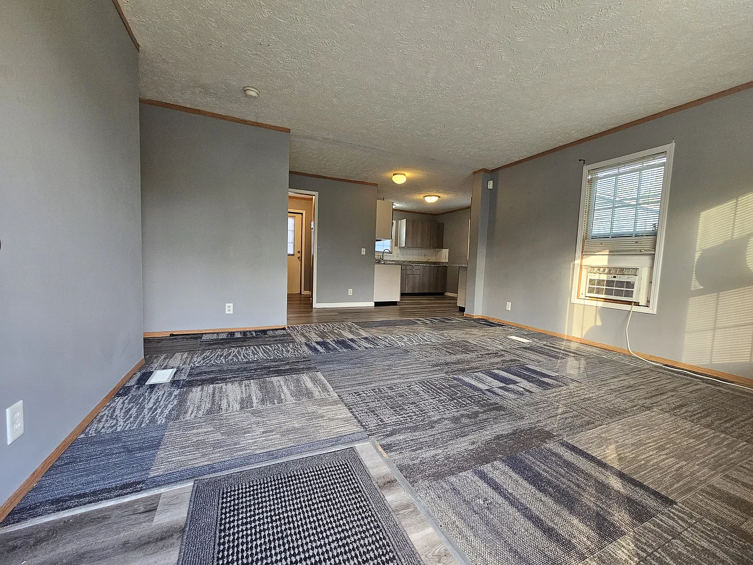 3 bed, 1100 sqft, $1,525 — Photo 2