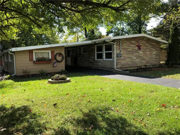 571 Kingswood Dr E, Springfield, OH 45503