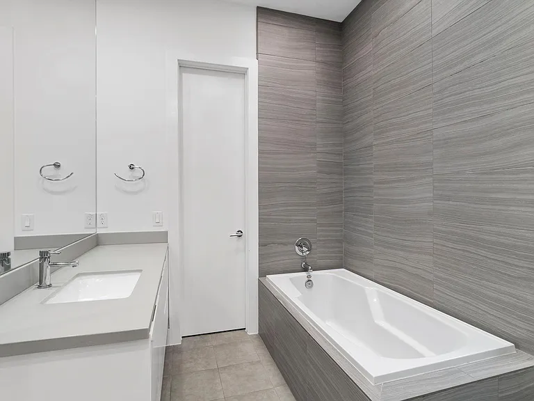 1159 W 18th St — Photo 37
