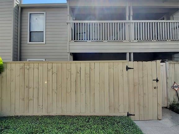 2nd image of 9559 Pagewood Ln