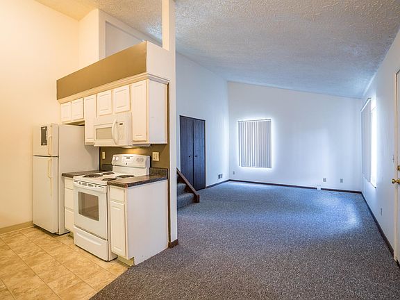 4th image of 329 Spartan Ave