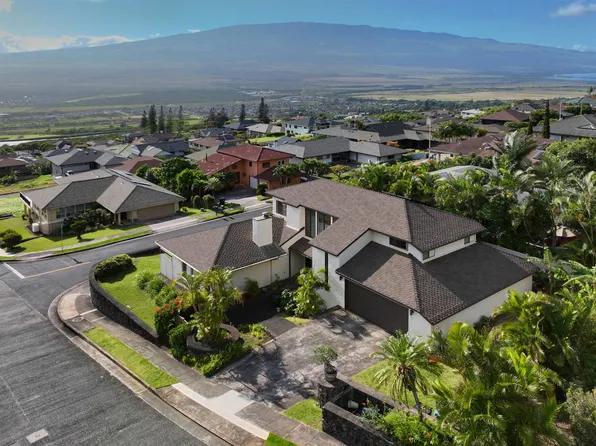 495 Polulani Dr, Wailuku, HI 96793