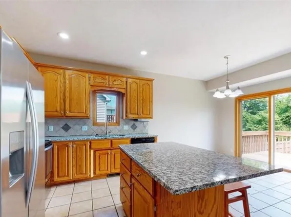 15612 Timberlane Dr, Omaha, NE 68136