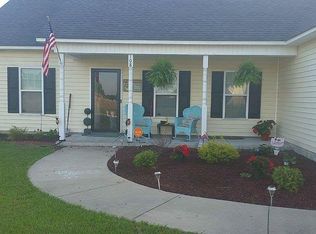 108 Levi Ln, Richlands, NC 28574