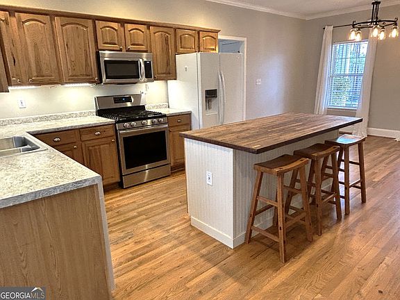 2nd image of 6565 Phillips Mill Rd