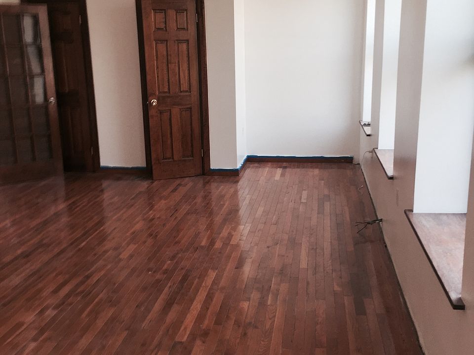 2nd image of 854 Hancock St APT 4