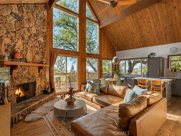1260 Yukon Ct, Lake Arrowhead, CA 92352