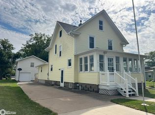 1012 Summer St, Grinnell, IA 50112