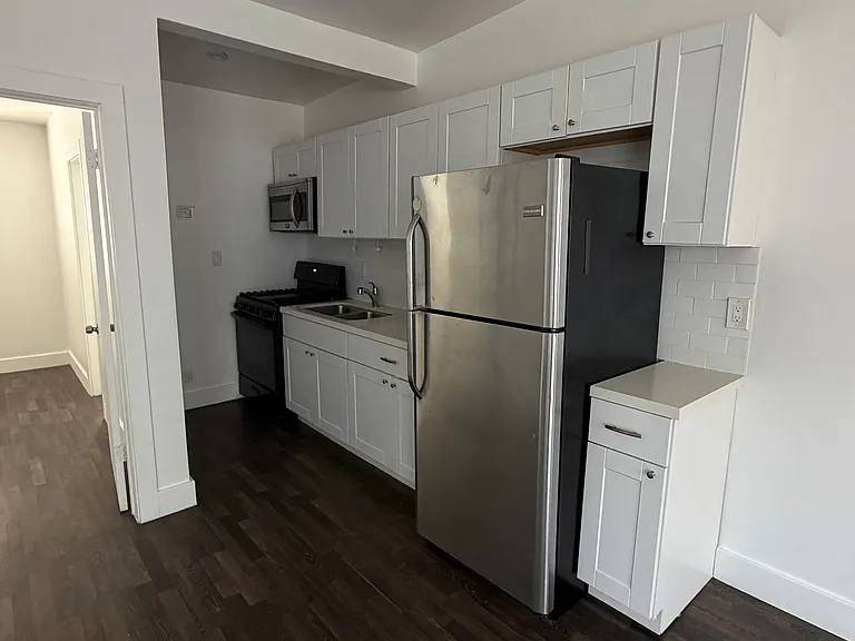 1213 Gordon St #8 — Photo 2