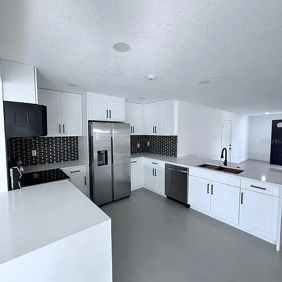 720 Capri Blvd — Photo 5