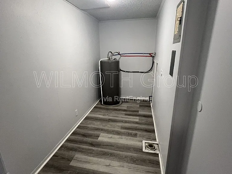 2000 Indianapolis Road — Photo 6