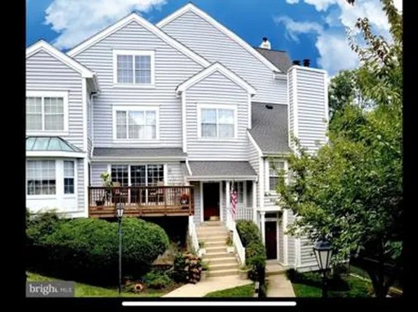 330 Overlook Dr, Occoquan, VA 22125