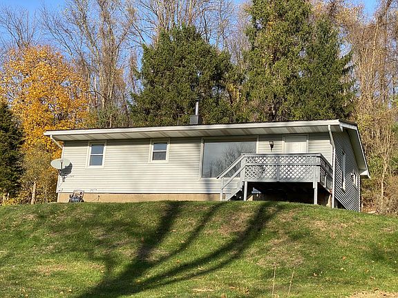 2nd image of 37 Emerald Ln