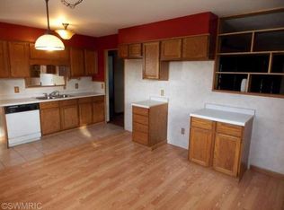 6270 3rd St, Holton, MI 49425