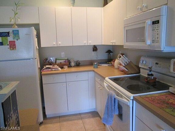 5th image of 3316 SW 7th Pl