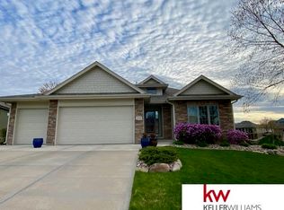 17213 Colony Dr, Omaha, NE 68136