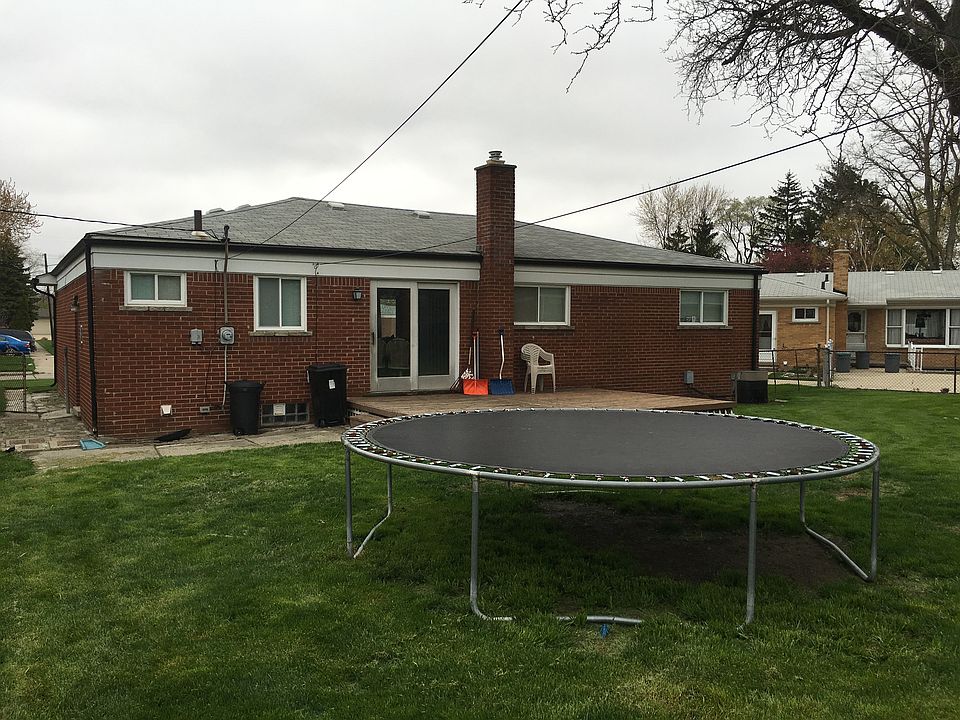 2nd image of 27602 Dover Ave