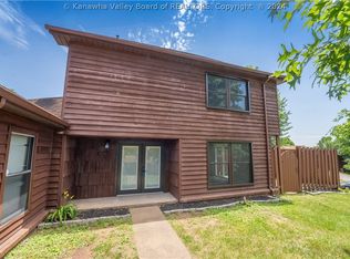 303 Trappers Pl, Charleston, WV 25314