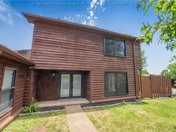 303 Trappers Pl, Charleston, WV 25314