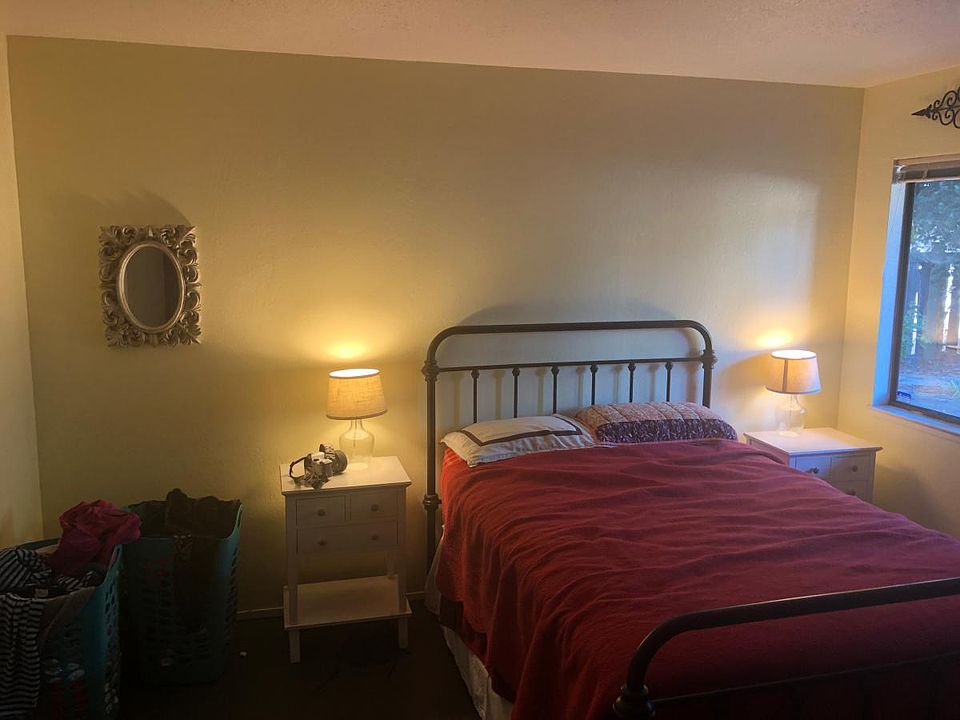 2nd image of 107 Dwight Way APT 2