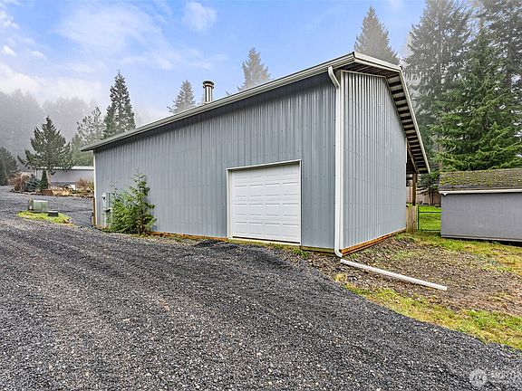 5th image of 3115 Zenkner Valley