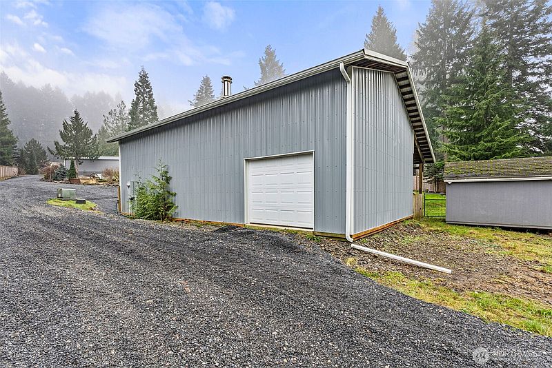 5th image of 3115 & 3119 Zenkner Valley Road SW