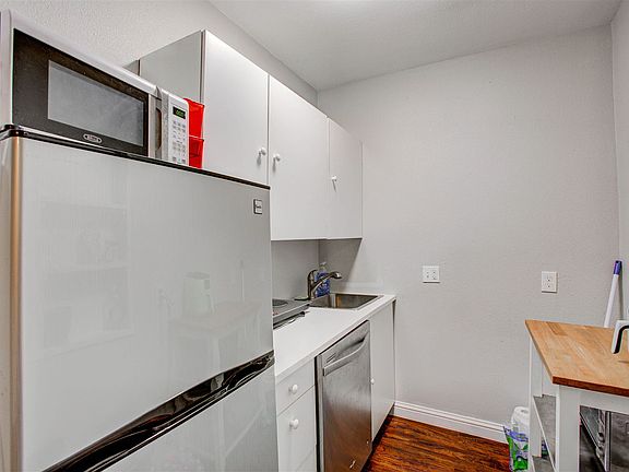 4th image of 905 Oakhurst St #905