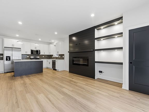 3rd image of 4331 S Indiana Ave APT 1