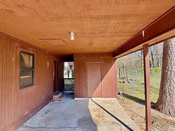 4th image of 913 S 26th St