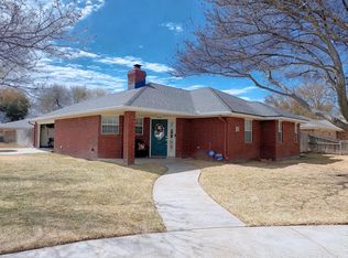 1820 Sioux Dr, Dalhart, TX 79022