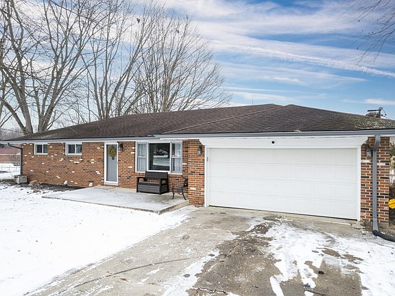 2nd image of 1611 Skyline Dr