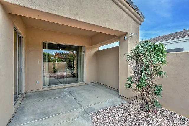 2210 E Branham Ln — Photo 32