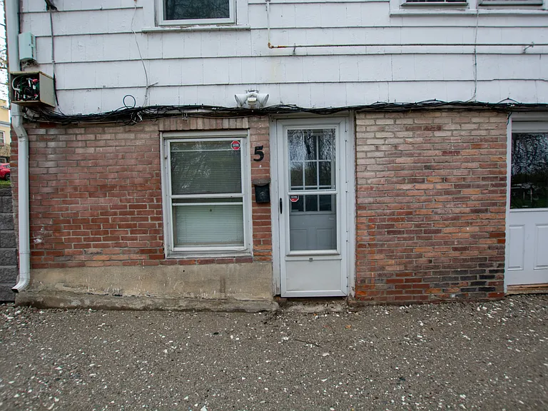 35 Adams St #5 — Photo 2