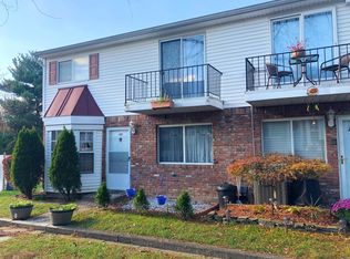 570 Golf View Ct, Staten Island, NY 10314