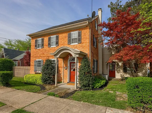 344 N Broad St, Lititz, PA 17543