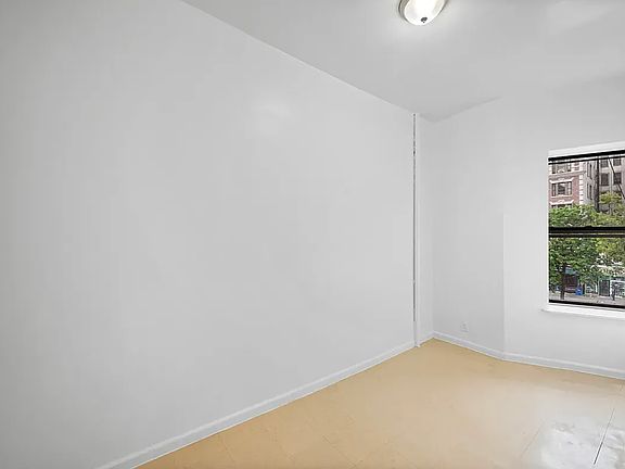 4th image of 3476 Broadway #9