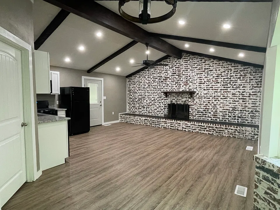 720 N 8th Ave