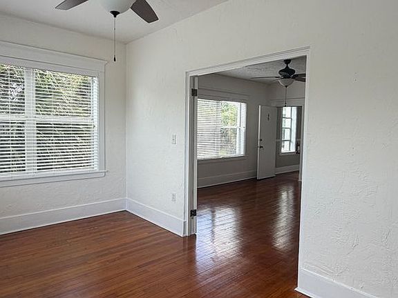 3rd image of 615 Woodlawn Blvd APT 6