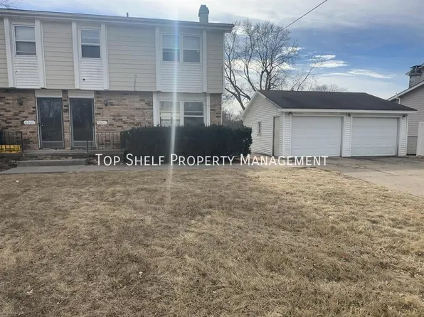 6402 Lincoln Ave, Windsor Heights, IA 50324