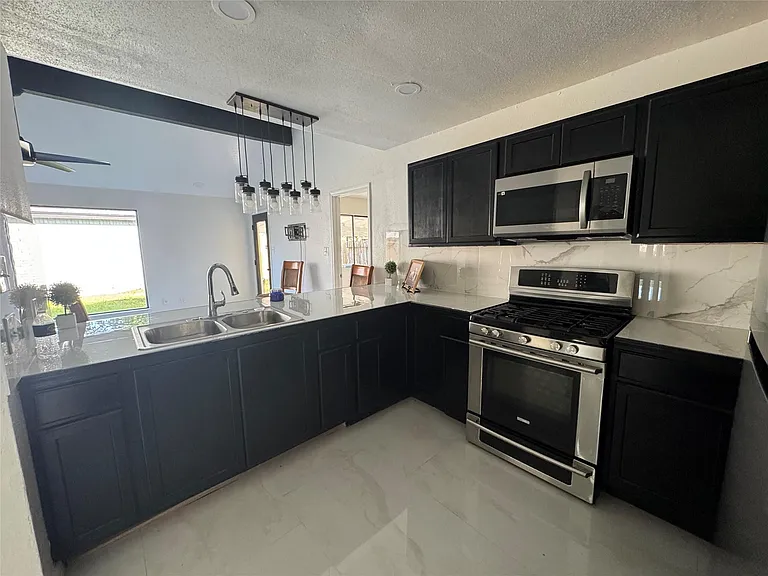 5409 Deborah Ln — Photo 11