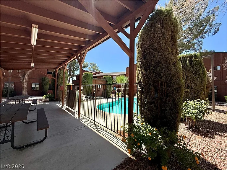 5923 Laredo St — Photo 55