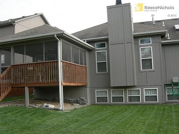 2nd image of 613 NE Cumberland Dr