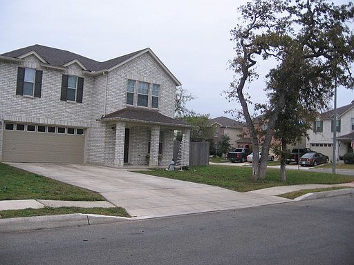 2nd image of 2802 Balfour Post