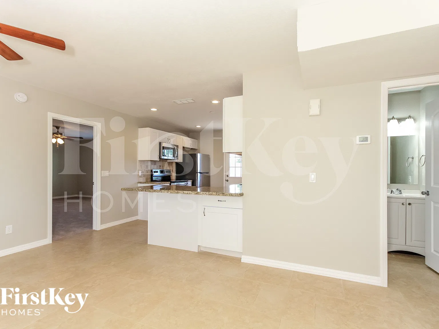 3 bed, 2.0 bath, 1128 sqft, $2,310 — Photo 4