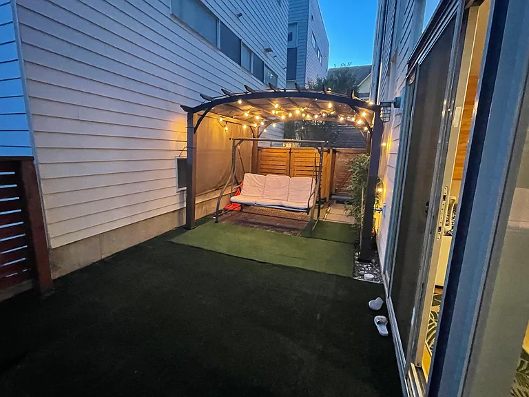 3130B Wetmore Ave S — Photo 8