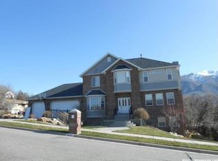 5604 Fox Chase Dr, South Ogden, UT 84403