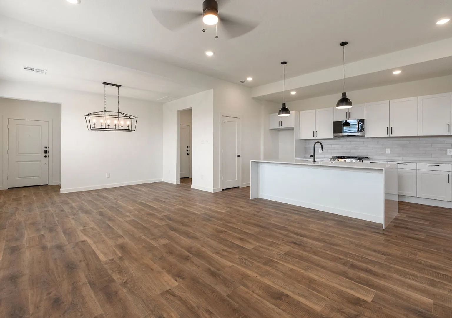 Available Now! 3 Bedroom Townhome In Sundera At River Ranch, Dayton, Texas! — Photo 4