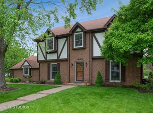 1860 Fairoak Rd, Naperville, IL 60565