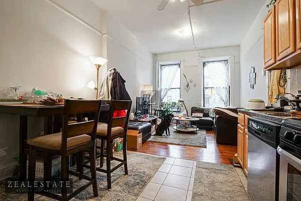 Rented by ZealEstate Group Inc | media 3